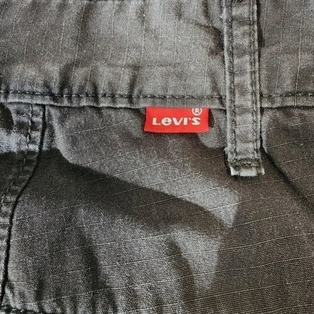 Levis excellent pre